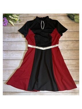 Hot Topic Red and Black Cosplay Dress (Medium)